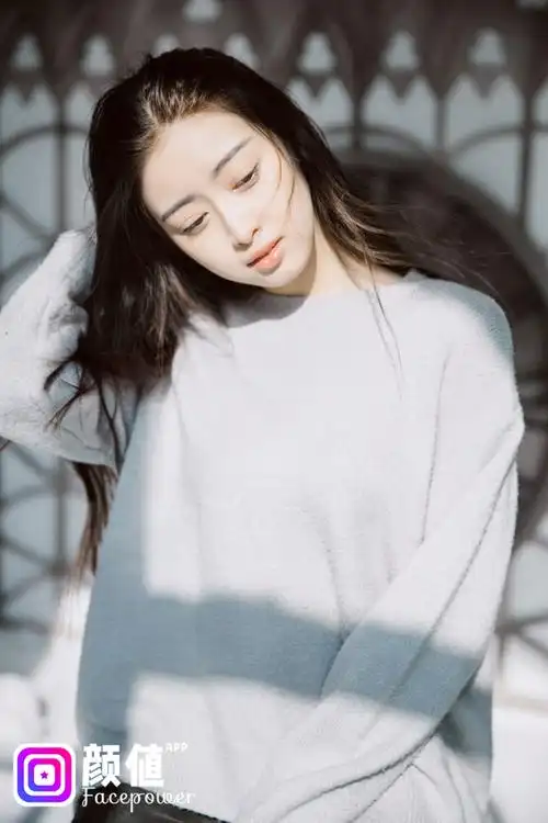 本期颜值红人:高艺蝶职业:浙江传媒2014级播音主持系本科学生