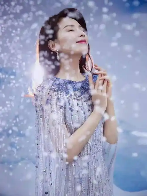 不相信爱情的你,看看娱乐圈这两对夫妻,爱情本爱_刘涛_蔡少芬_张晋