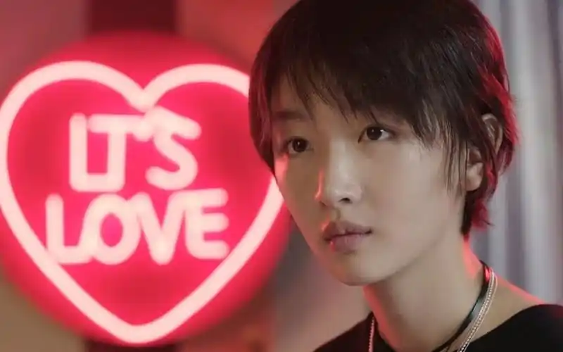 活动作品周冬雨缝纫机乐队丽丽彤彤cut