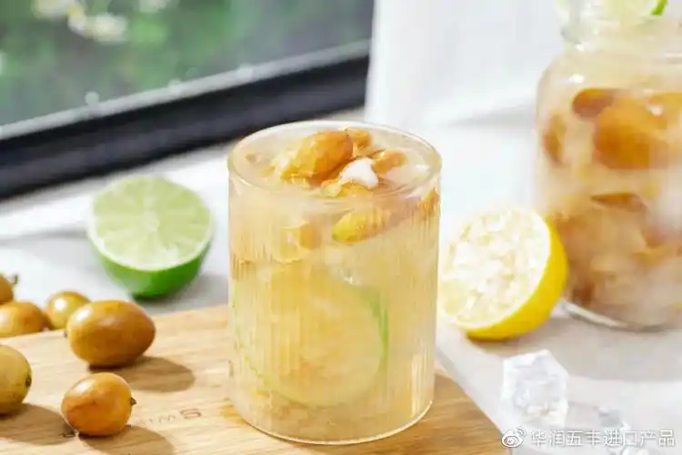 图片最近手打柠檬茶系列真的火遍全国,在里面加上黄皮,可以堪称是最好