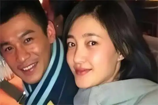 乔振宇:与王丽坤同居8年,把青春都给了他,他却转身跟别人结婚