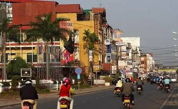 原创老挝无奈居民安于现状官员贪污腐败