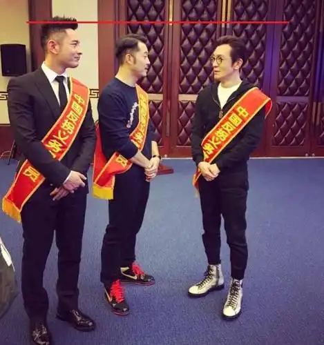 这是百度百科上,沙溢,黄晓明,李咏的官方身高,沙溢178cm,黄晓明180cm