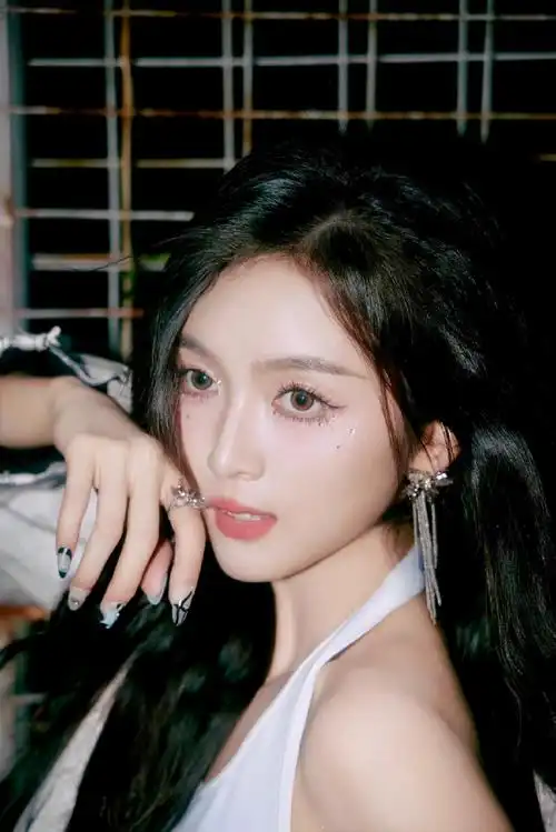 吴宣仪城市捉迷藏