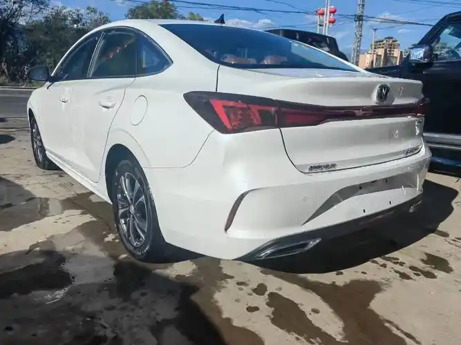 长安逸动plus14t蓝鲸版高配版落地价