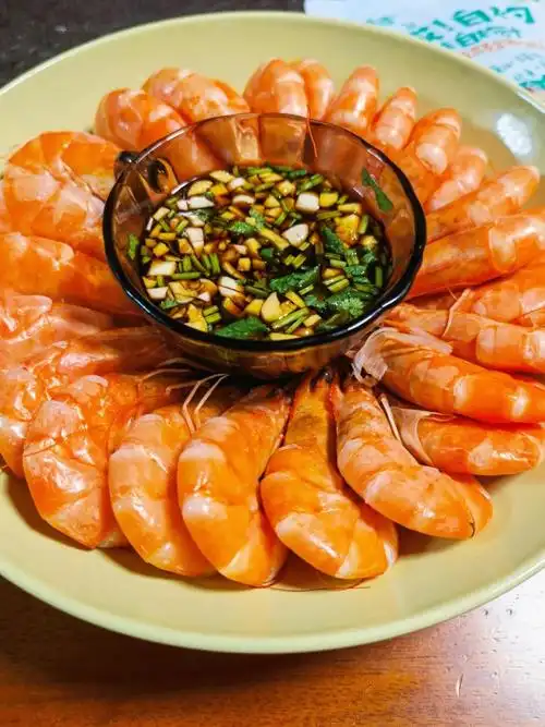 相信我这白灼虾太好吃了你一定要试试