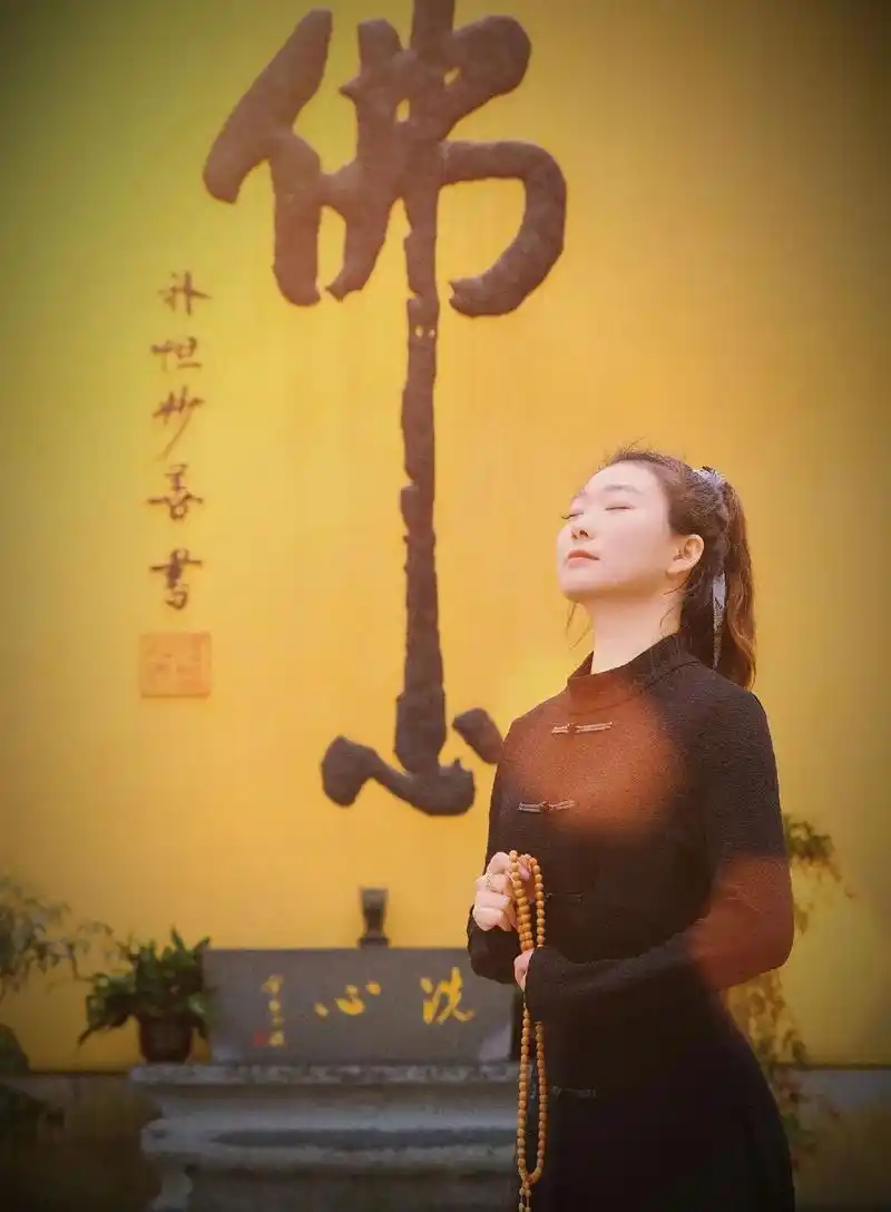 情关看破红尘,财关让你看透名利,生死关让你看透生命的意义