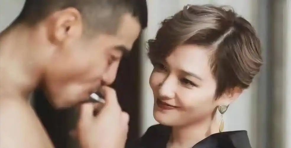 决定不婚不育,割掉子宫的31岁"小魔女"范晓萱,现在后悔了吗?