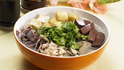 南京特色美食鸭血粉丝汤