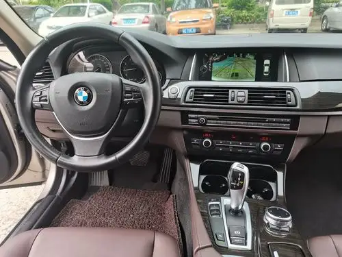 【佛山】2014年7月 宝马 宝马5系 2014款 525li 豪华设计套装 自动档