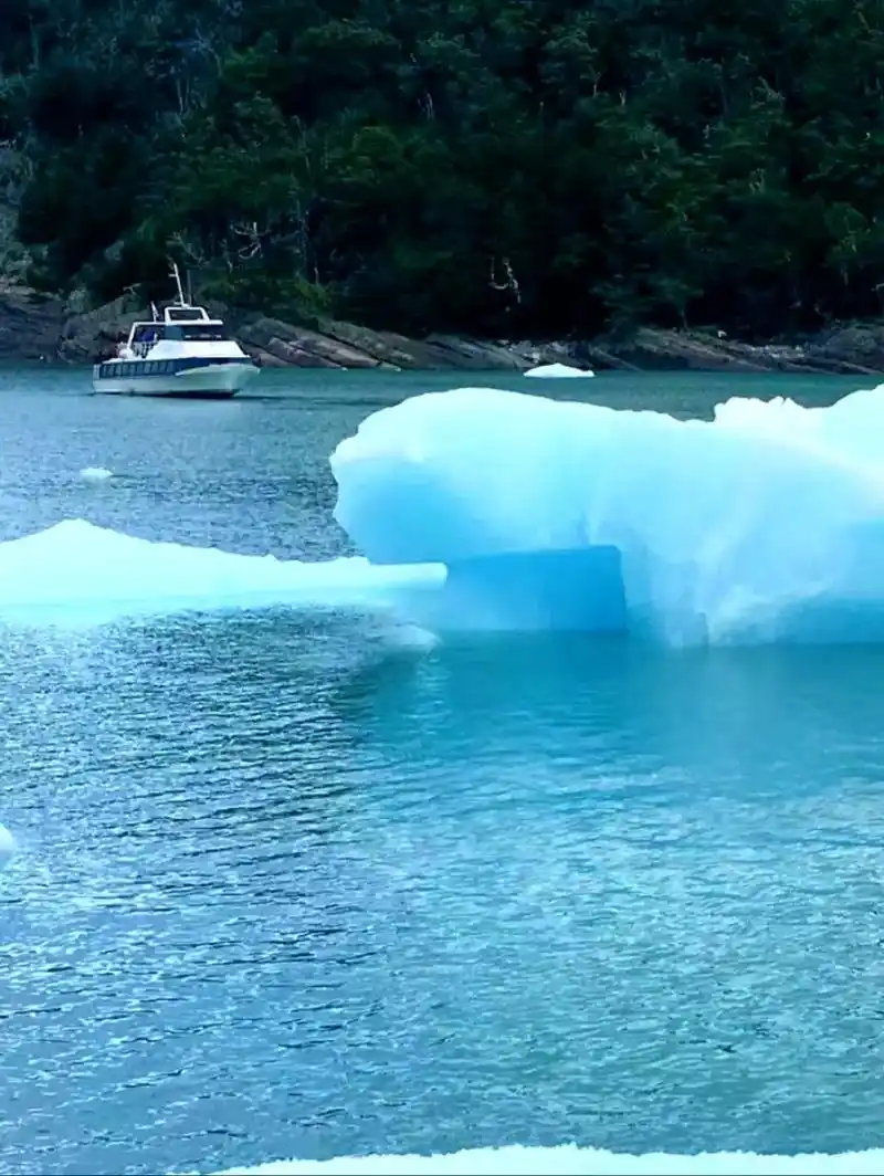 莫雷诺冰川——世间绝美之境.#海外旅行 #抖音看世界 #旅行 - 抖音