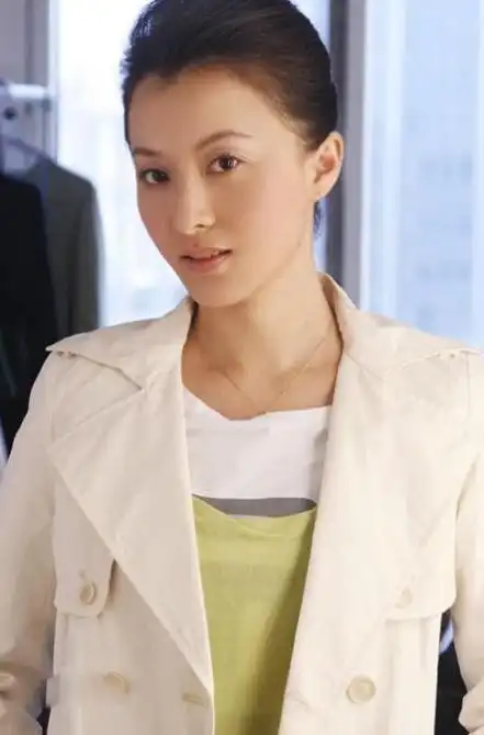 梧桐雨|45岁的她六天闪电般的领取结婚证,现今的生活很是甜蜜