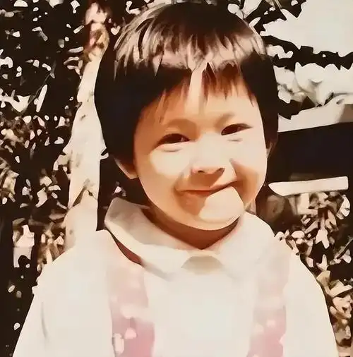 21岁嫁52岁富豪,婚后13天成为寡妇,更换30任男友后再次找到真爱|黎姿