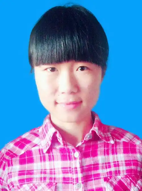 有哪位大神能把这张照片的背景改为蓝底的,急用,谢谢