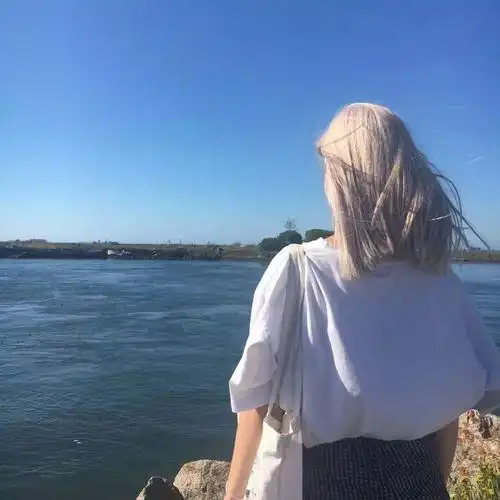 女生海边风景微信头像