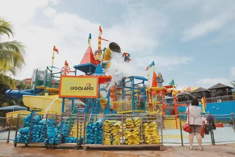 去热带海岛的乐高主题水上乐园过清凉炫酷的圣诞,你想过吗?