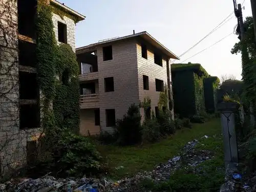 沪 废弃别墅群 b  难度0