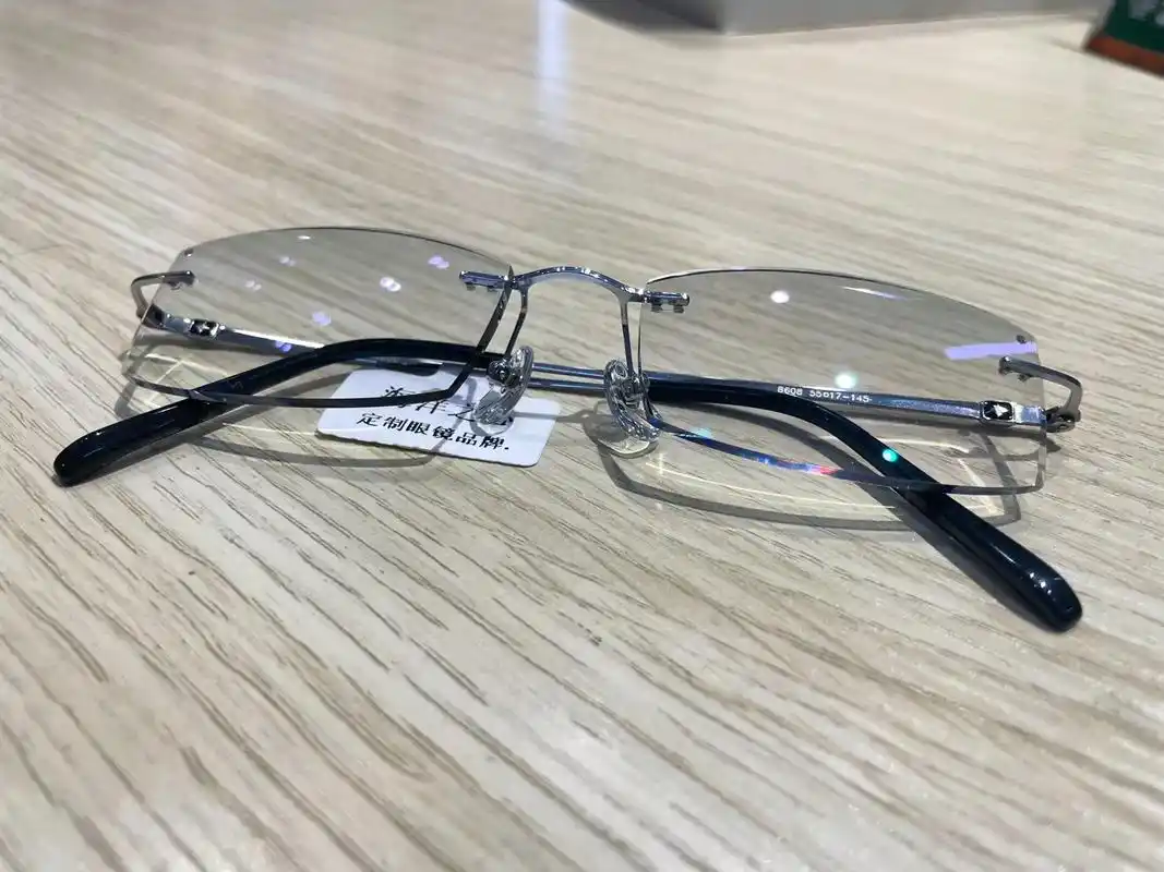 高级感满满的无框眼镜 - 抖音