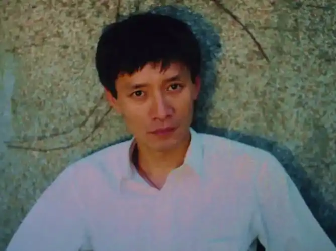 回顾演员田小洁做过汽修工逆袭成演员凭什么能娶到女神江珊