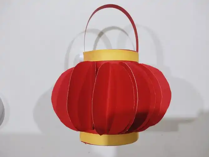 望海幼儿园小一班手工活动《红灯笼》