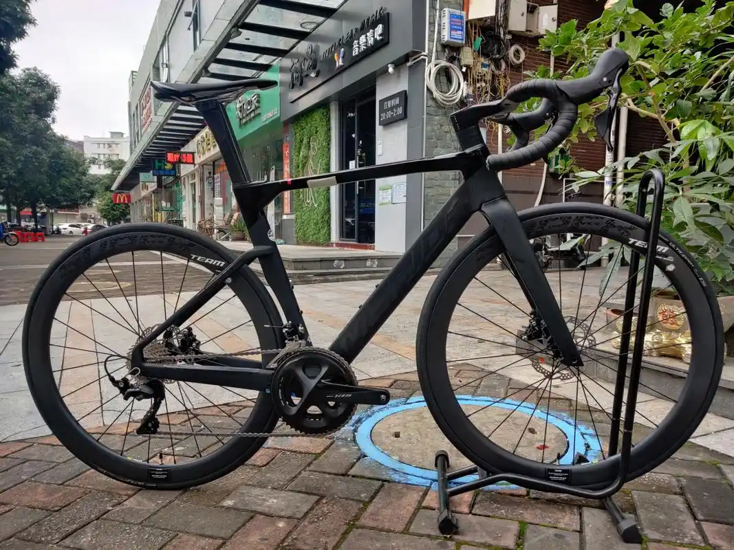 美利达明星款公路车黑武士瑞克多4000 南沙又新增一名破风手,车主选择