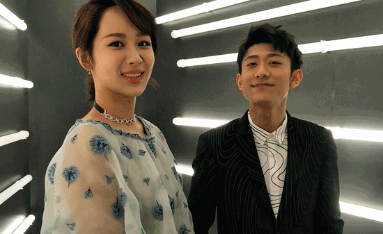 张一山踩点为杨紫庆生,晒另类合照超感人-推一下