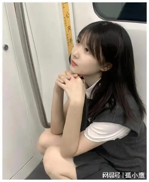 华科大女神级校花绝世神颜引发热议,网友水泄不通只为一睹真容.