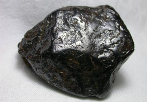 如何鉴别铁陨石与铁矿石