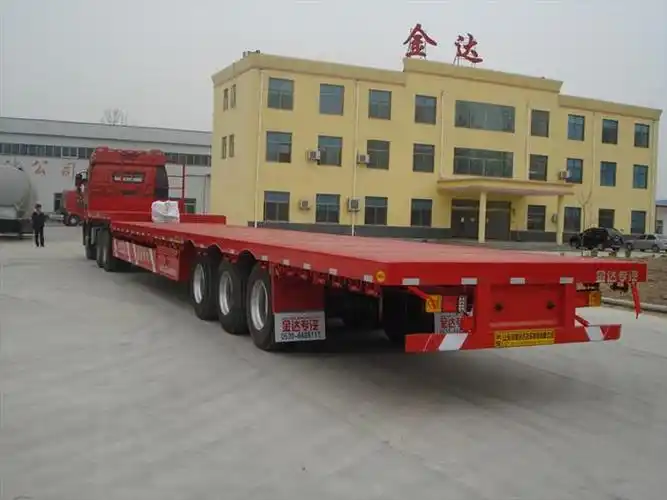 山东金达13米型号sly9400tpb平板车半挂运输