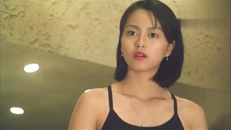 百变星君:小伙子真牛,为追女孩跑进厕所变身马桶