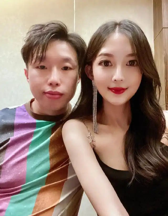 原创德云社流氓众多专挑甜美姑娘下手烧饼媳妇真是秀色可餐