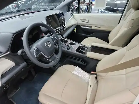 22款丰田塞纳25l国六内部价三十余万裸