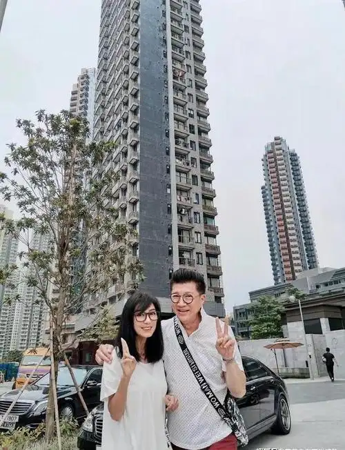 74岁白彪,曾三次出演郭靖,如今与妻子逍遥生活,让人十分羡慕