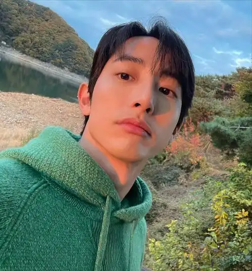 李洙赫自拍