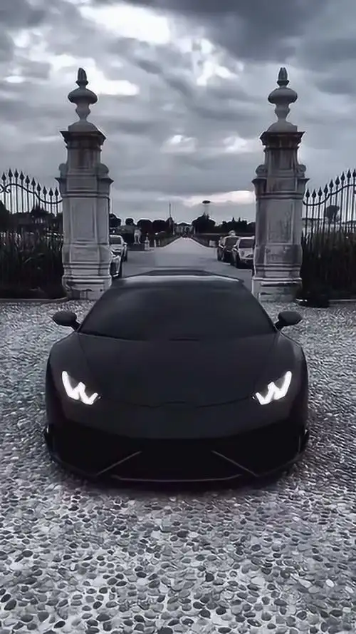 暗黑系的豪车,看起来真像黑武士,却比它贵十倍!