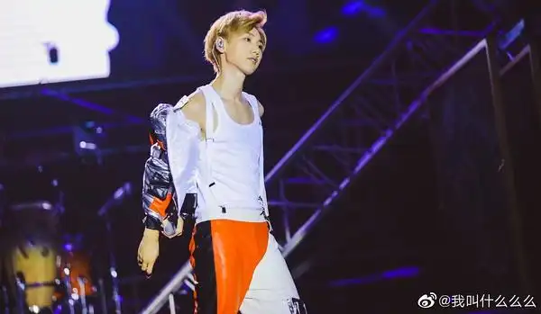 喉结篇汪苏泷的颈部两侧肌肉学名胸锁乳突肌是真的绝