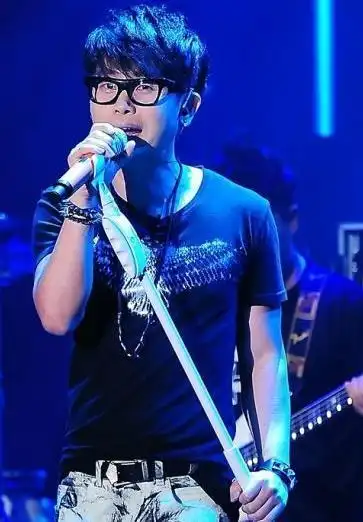 李承焕_歌手_作品_个人资料_简历_生日_经历_留言 - 酷乐米