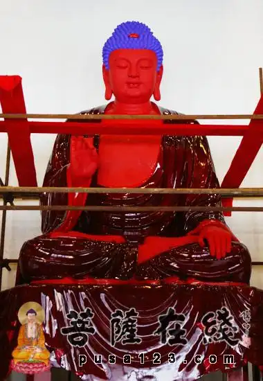 释迦牟尼佛圣像(图片来源:菩萨在线 摄影:果戒)