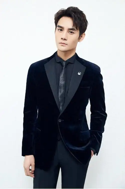 长得丑别硬穿西装!这3位男星告诉你,什么是英俊帅气玉树临风