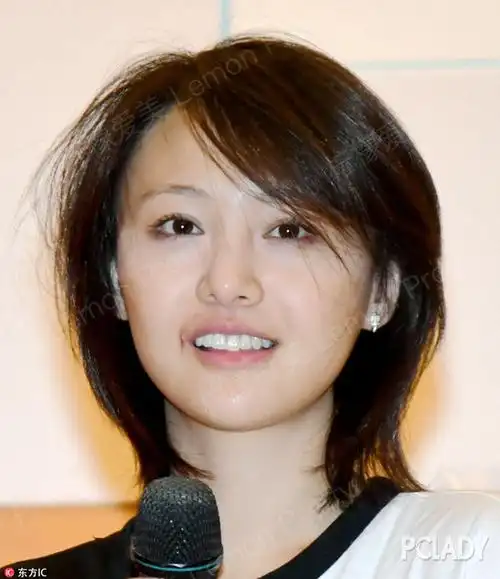 看这花样百出的素颜女明星,仿佛我的明星梦并不遥远.