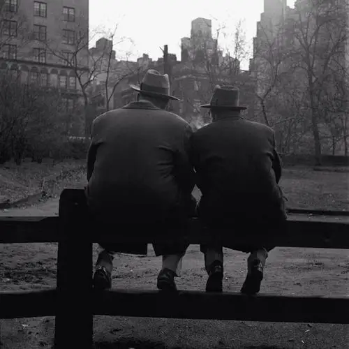 出生在纽约,在法国长大,后回到美国,一个在芝加哥工作了40年的保姆