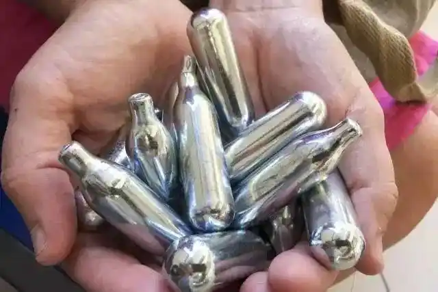 可怕的"笑气"已经混进衢州,这种"新型毒品"大家得警惕!