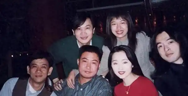 赖文峰出狱后近况曝光娶小23岁年轻娇妻素颜照完胜前任杨钰莹