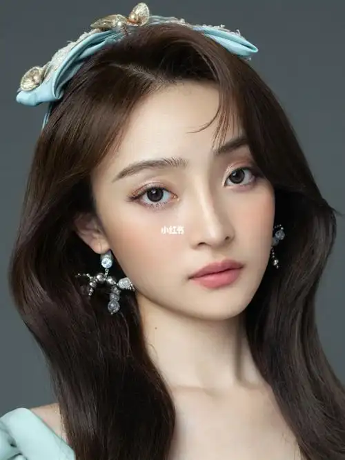 极简高级感清冷又不失甜美的精致妆容