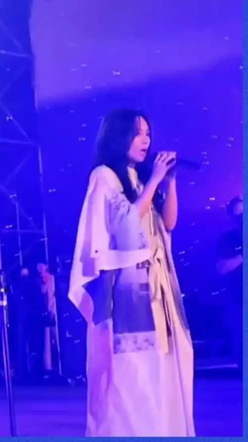 好听到耳朵怀孕 * 诀爱 live by faye詹雯婷