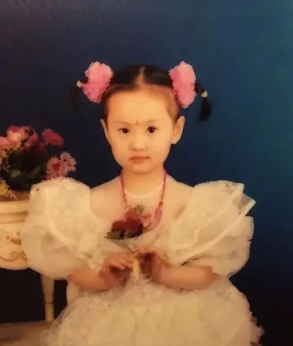 爽爸晒郑爽童年照,称:老爸永远支持你