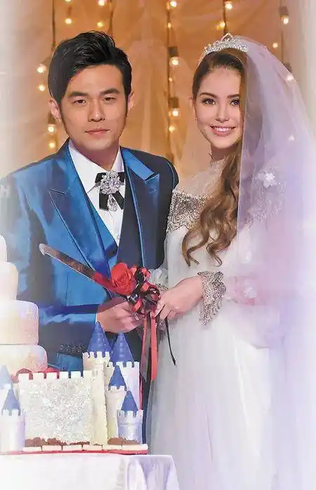 周杰伦晒昆凌美照庆祝结婚7周年,感恩妻子让他收获幸福_恋情_热度