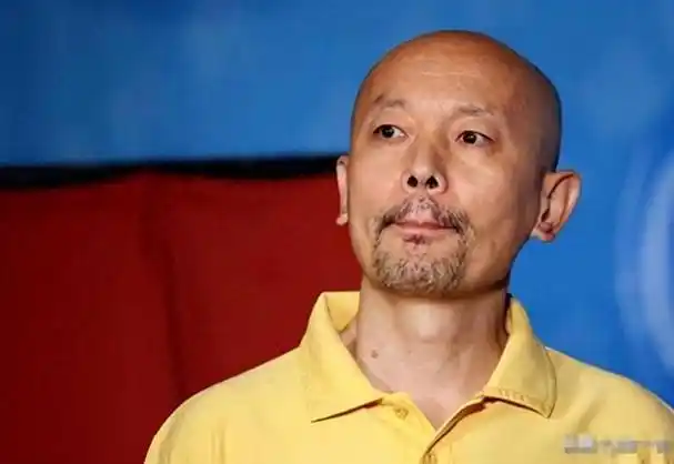 妹妹远在美国父母也已离世如今66岁无儿无女的葛优如何了