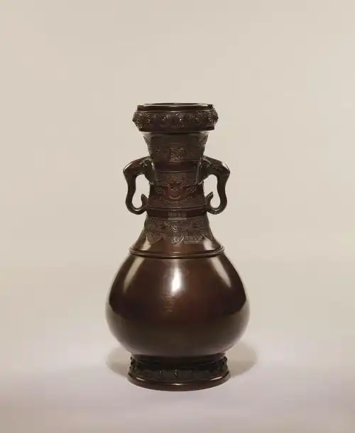 明 古铜双象耳花瓶