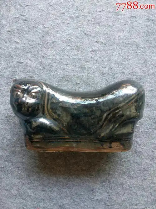 民国时期黑釉猫枕